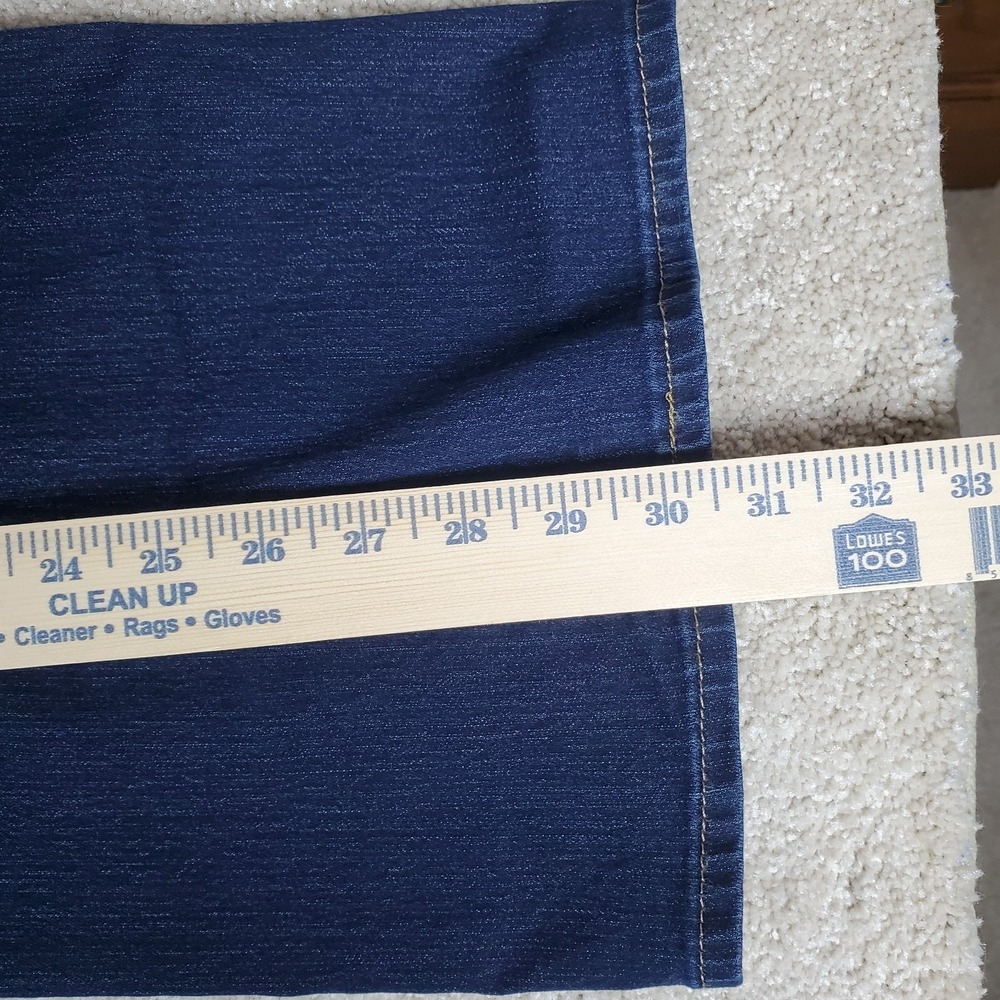 Levis Strauss Signature Women's Jeans  Size 26 Mid Rise Boot Cut SeeMeasurements - Picture 8 of 16